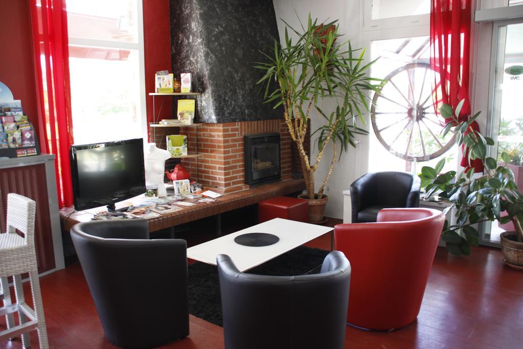 Logis Hotels - Hotel Et Restaurant Le Relais Des Garrigues Grisolles  Ngoại thất bức ảnh