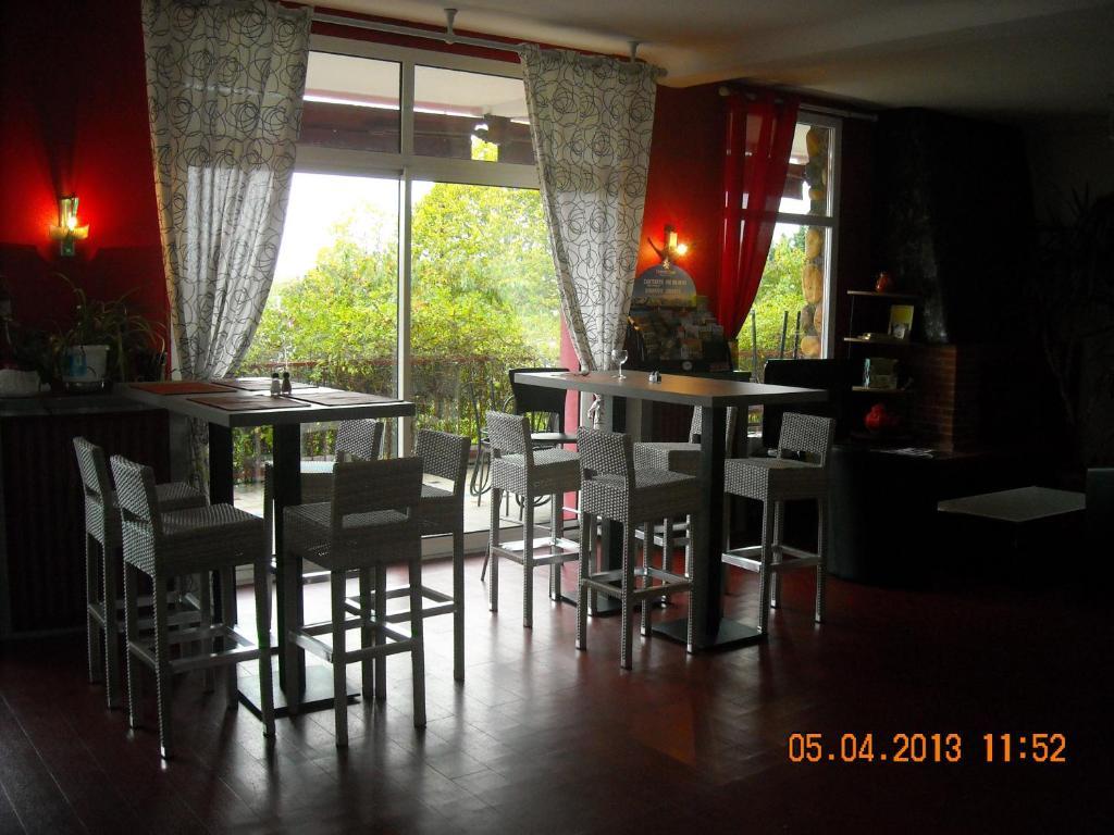 Logis Hotels - Hotel Et Restaurant Le Relais Des Garrigues Grisolles  Ngoại thất bức ảnh